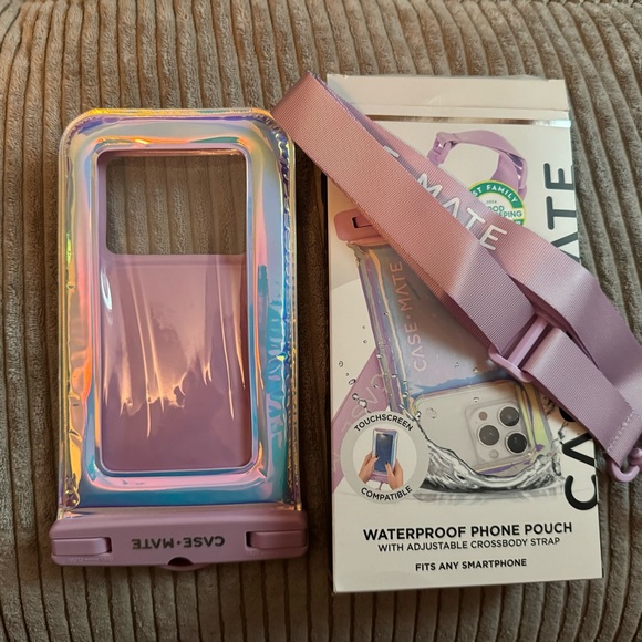 NWT Case-mate soap bubble waterproof phone pouch - Picture 2 of 3